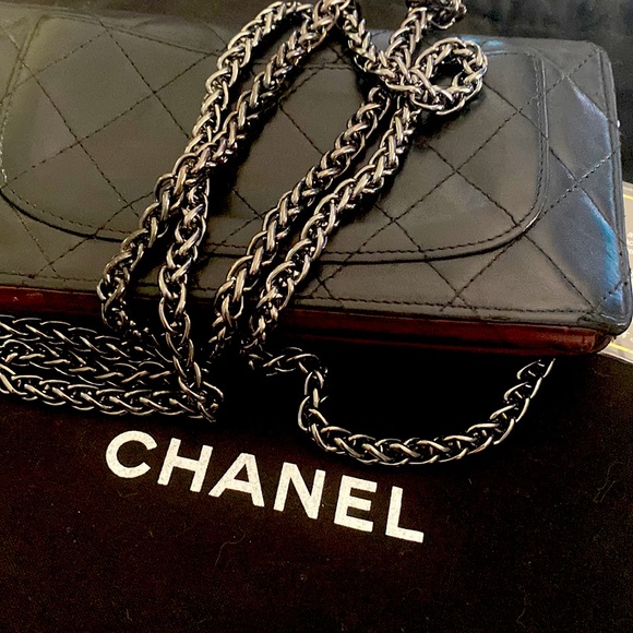 Chanel - Picture 8 of 9